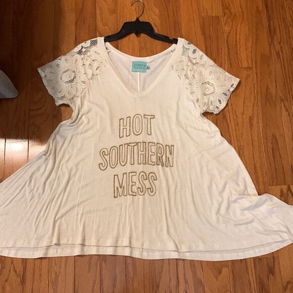 Judith March Sz Medium Hot Southern Mess bling tee/tunic w/crochet/lace sleeves - Picture 3 of 10